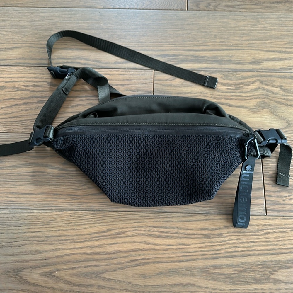 LULEMON OLIVE LARGE BELT BAG FANNYPACK